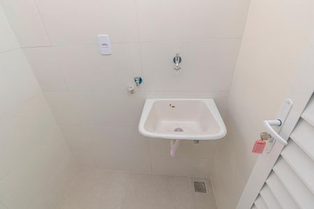 Área de Serviço de casa para alugar com 1 quarto, 22m² em Penha, Rio de Janeiro