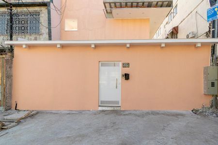 Fachada de casa para alugar com 1 quarto, 22m² em Penha, Rio de Janeiro