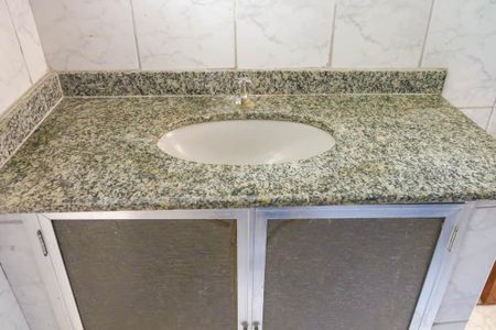 Casa de condomínio para alugar com 100m², 2 quartos e sem vaga Casa de condomínio para alugar com 100m², 2 quartos e sem vagaBanheiro
