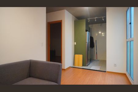Sala  de apartamento para alugar com 2 quartos, 45m² em Rubem Berta, Porto Alegre
