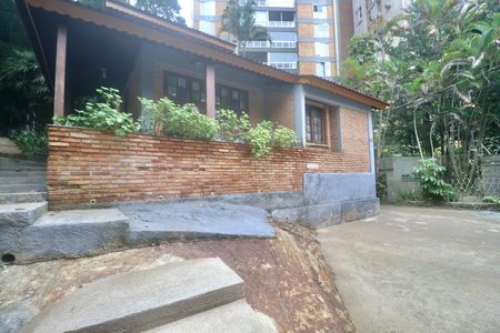 Casa para alugar com 105m², 3 quartos e 3 vagas Casa para alugar com 105m², 3 quartos e 3 vagasVaranda