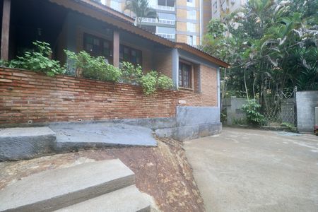 Casa para alugar com 105m², 3 quartos e 3 vagas Casa para alugar com 105m², 3 quartos e 3 vagasVaranda