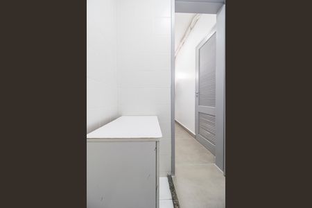Apartamento para alugar com 76m², 2 quartos e 1 vaga Apartamento para alugar com 76m², 2 quartos e 1 vagaBanheiro de serviço
