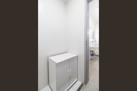 Apartamento para alugar com 76m², 2 quartos e 1 vaga Apartamento para alugar com 76m², 2 quartos e 1 vagaBanheiro de serviço