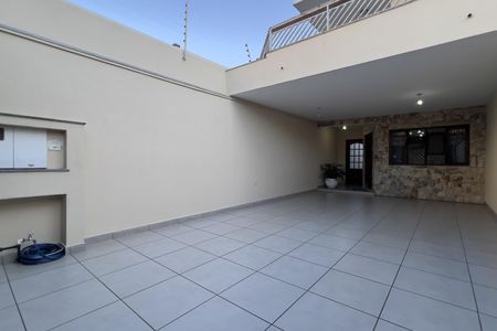 Garagem de casa à venda com 3 quartos, 240m² em Vila Milton, Guarulhos