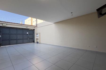 Garagem de casa à venda com 3 quartos, 240m² em Vila Milton, Guarulhos