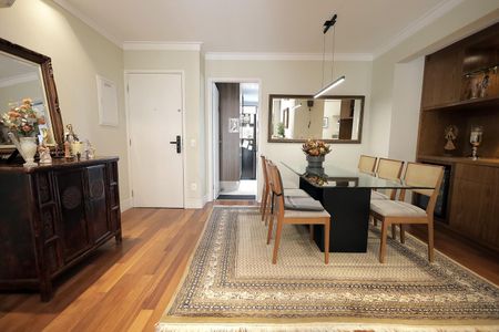 Apartamento à venda com 110m², 3 quartos e 2 vagas Apartamento à venda com 110m², 3 quartos e 2 vagasSala de Jantar
