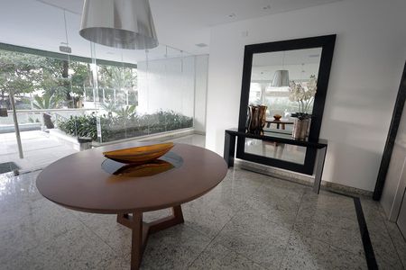 Apartamento à venda com 110m², 3 quartos e 2 vagas Apartamento à venda com 110m², 3 quartos e 2 vagasHall social