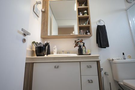 Apartamento à venda com 110m², 3 quartos e 2 vagas Apartamento à venda com 110m², 3 quartos e 2 vagasBanheiro Suíte