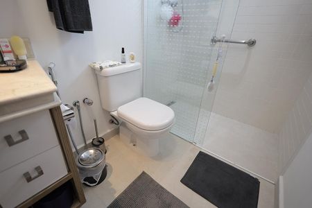 Apartamento à venda com 110m², 3 quartos e 2 vagas Apartamento à venda com 110m², 3 quartos e 2 vagasBanheiro Suíte
