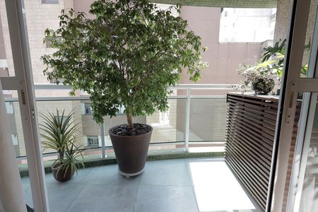 Apartamento à venda com 110m², 3 quartos e 2 vagas Apartamento à venda com 110m², 3 quartos e 2 vagasSacada