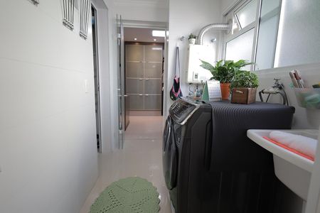 Apartamento à venda com 110m², 3 quartos e 2 vagas Apartamento à venda com 110m², 3 quartos e 2 vagasÁrea de Serviço