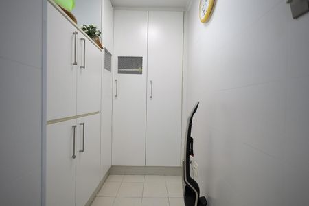 Apartamento à venda com 110m², 3 quartos e 2 vagas Apartamento à venda com 110m², 3 quartos e 2 vagasÁrea de Serviço