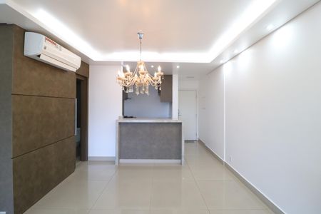 Sala de apartamento para alugar com 3 quartos, 108m² em Jardim Karaíba, Uberlândia