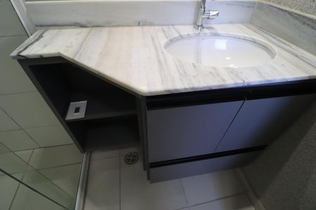 Apartamento para alugar com 108m², 3 quartos e 2 vagasBanheiro do Quarto 1