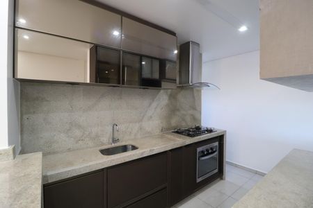 Cozinha de apartamento para alugar com 3 quartos, 108m² em Jardim Karaíba, Uberlândia