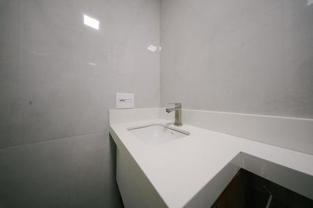 Apartamento para alugar com 58m², 2 quartos e 1 vaga Apartamento para alugar com 58m², 2 quartos e 1 vagaBanheiro