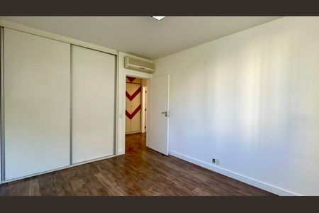 Apartamento à venda com 169m², 3 quartos e 2 vagas Apartamento à venda com 169m², 3 quartos e 2 vagasQuarto 1