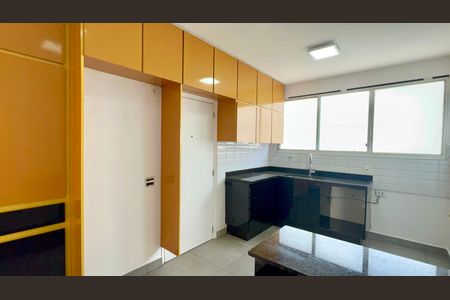 Apartamento à venda com 169m², 3 quartos e 2 vagas Apartamento à venda com 169m², 3 quartos e 2 vagasCozinha