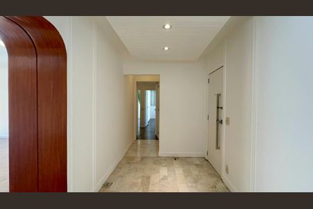 Apartamento à venda com 169m², 3 quartos e 2 vagas Apartamento à venda com 169m², 3 quartos e 2 vagasHall social