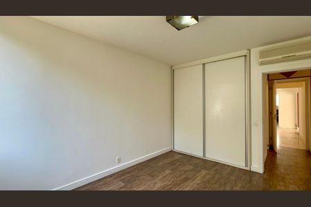 Apartamento à venda com 169m², 3 quartos e 2 vagas Apartamento à venda com 169m², 3 quartos e 2 vagasQuarto 1