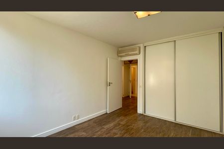 Apartamento à venda com 169m², 3 quartos e 2 vagas Apartamento à venda com 169m², 3 quartos e 2 vagasQuarto 2