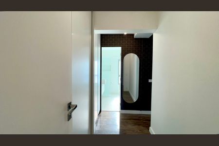 Apartamento à venda com 169m², 3 quartos e 2 vagas Apartamento à venda com 169m², 3 quartos e 2 vagasCloset da suíte