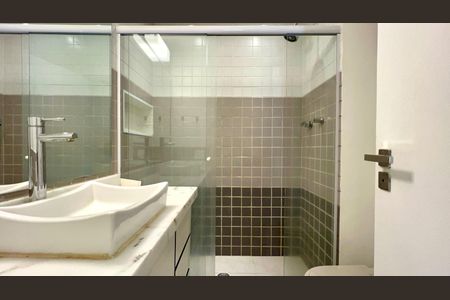 Apartamento à venda com 169m², 3 quartos e 2 vagas Apartamento à venda com 169m², 3 quartos e 2 vagasBanheiro