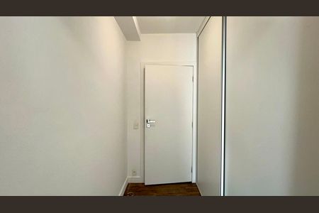 Apartamento à venda com 169m², 3 quartos e 2 vagas Apartamento à venda com 169m², 3 quartos e 2 vagasCloset da suíte