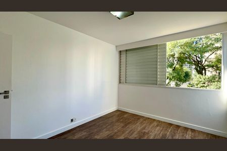 Apartamento à venda com 169m², 3 quartos e 2 vagas Apartamento à venda com 169m², 3 quartos e 2 vagasQuarto 1