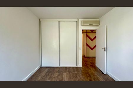 Apartamento à venda com 169m², 3 quartos e 2 vagas Apartamento à venda com 169m², 3 quartos e 2 vagasQuarto 1