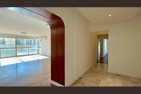 Apartamento à venda com 169m², 3 quartos e 2 vagas Apartamento à venda com 169m², 3 quartos e 2 vagasHall social