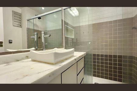 Apartamento à venda com 169m², 3 quartos e 2 vagas Apartamento à venda com 169m², 3 quartos e 2 vagasBanheiro