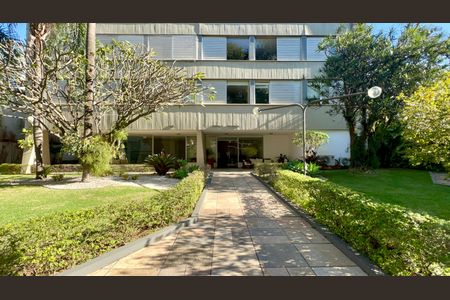 Apartamento à venda com 169m², 3 quartos e 2 vagas Apartamento à venda com 169m², 3 quartos e 2 vagasEntrada