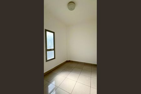 Apartamento à venda com 169m², 3 quartos e 2 vagas Apartamento à venda com 169m², 3 quartos e 2 vagasQuarto de Serviço