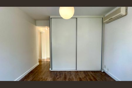 Apartamento à venda com 169m², 3 quartos e 2 vagas Apartamento à venda com 169m², 3 quartos e 2 vagasSuite