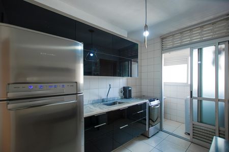 Cozinha de apartamento para alugar com 2 quartos, 75m² em Limão, São Paulo