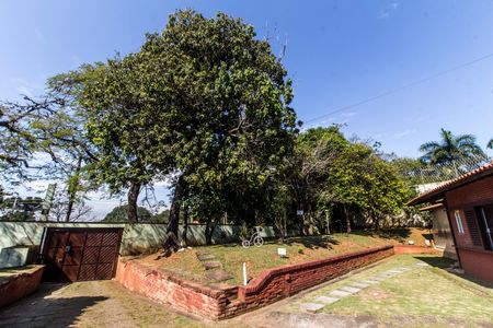 Quintal de casa à venda com 4 quartos, 1410m² em Chácara do Peroba, Barueri