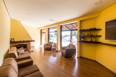 Sala  de casa à venda com 4 quartos, 1410m² em Chácara do Peroba, Barueri