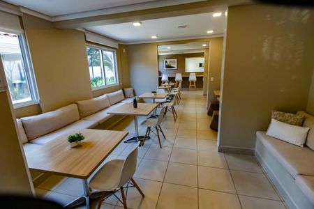 Apartamento para alugar com 32m², 2 quartos e sem vaga Apartamento para alugar com 32m², 2 quartos e sem vagaÁrea comum - Salão de festas
