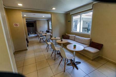 Apartamento para alugar com 32m², 2 quartos e sem vaga Apartamento para alugar com 32m², 2 quartos e sem vagaÁrea comum - Salão de festas