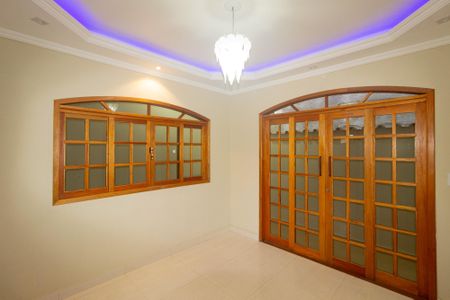 Casa para alugar com 70m², 2 quartos e 1 vaga Casa para alugar com 70m², 2 quartos e 1 vagaSala