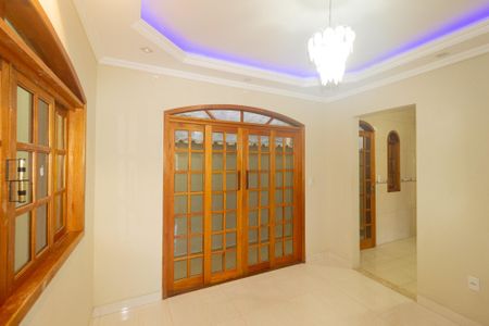 Casa para alugar com 70m², 2 quartos e 1 vaga Casa para alugar com 70m², 2 quartos e 1 vagaSala