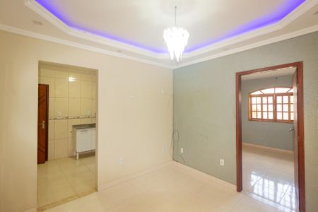 Casa para alugar com 70m², 2 quartos e 1 vaga Casa para alugar com 70m², 2 quartos e 1 vagaSala