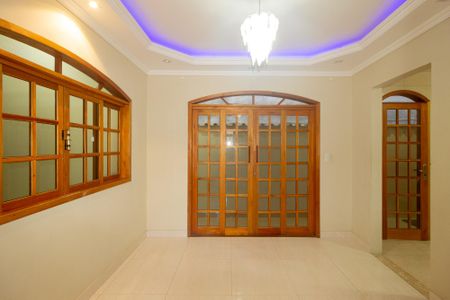 Casa para alugar com 70m², 2 quartos e 1 vaga Casa para alugar com 70m², 2 quartos e 1 vagaSala
