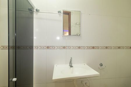 Casa para alugar com 70m², 2 quartos e 1 vaga Casa para alugar com 70m², 2 quartos e 1 vagaBanheiro 1