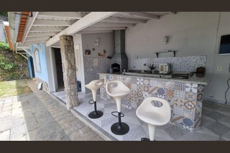 Casa de condomínio à venda com 549m², 6 quartos e 4 vagas Casa de condomínio à venda com 549m², 6 quartos e 4 vagasÁrea externa
