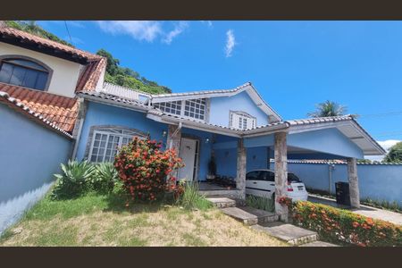 Casa de condomínio à venda com 549m², 6 quartos e 4 vagas Casa de condomínio à venda com 549m², 6 quartos e 4 vagasÁrea externa