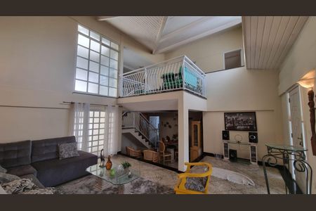 Sala de casa de condomínio à venda com 6 quartos, 549m² em Jacarepaguá, Rio de Janeiro