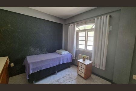 Quarto  de casa de condomínio à venda com 6 quartos, 549m² em Jacarepaguá, Rio de Janeiro